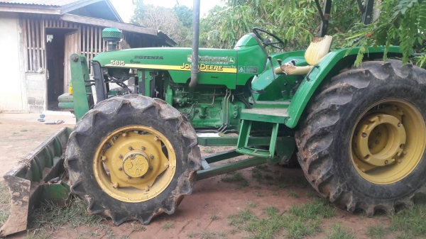 ขาย รถไถจอร์นเดียร์ รุ่น 5615 พร้อมใช้ เอกสารเป็นเล้มทะเบียน