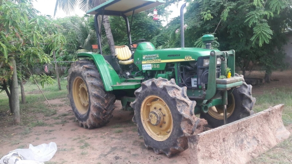ขาย รถไถจอร์นเดียร์ รุ่น 5615 พร้อมใช้ เอกสารเป็นเล้มทะเบียน