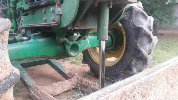 ขาย รถไถจอร์นเดียร์ รุ่น 5615 พร้อมใช้ เอกสารเป็นเล้มทะเบียน