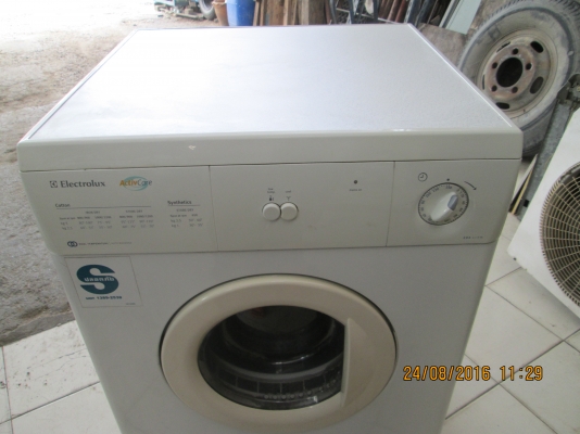 ขายครับ  พร้อมใช้/เครื่องอบผ้า//อีเลคโทรลัค//สภาพใหม่มาก