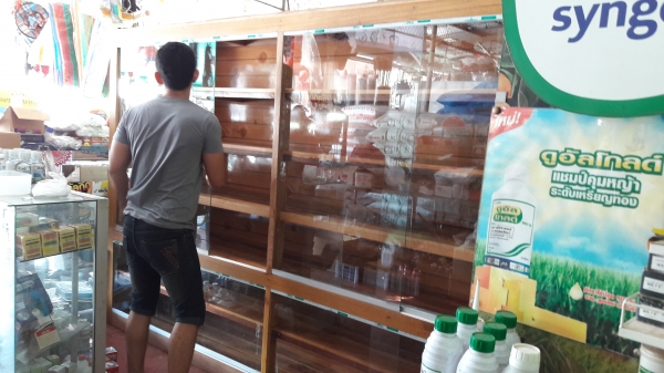 ตู้โชว์รับทำงานไม้ทุกชนิด ตู้โชว์รับทำงานไม้ทุกชนิด