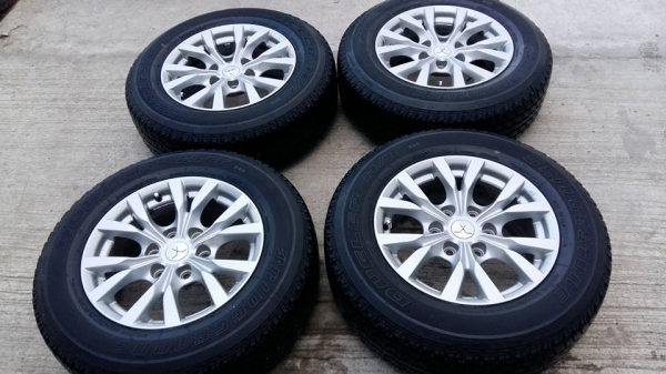 ขายล้อแม็ก mitsu pajero สีเงิน 17" ยางปี14 สนใจติดต่อ ตาเล็ก ล้อและยางครับ 081-3747940 ขายล้อแม็ก mitsu pajero สีเงิน 17" ยางปี14 สนใจติดต่อ ตาเล็ก ล้อและยางครับ 081-3747940