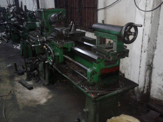 ขายเครื่องกลึง5ฟุตใต้หวัน2เพลาพร้อมใช้เปิดคอม้าได้ราคาสุดคุ้มครับ