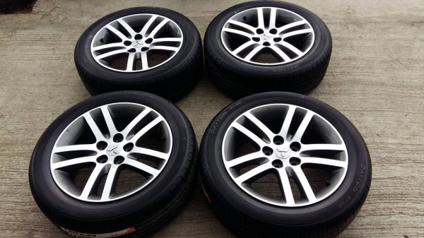 ขายล้อแม็ก mitsu spacewagon 17" ยางใหม่ปี16 สนใจติดต่อ ตาเล็ก ล้อและยางครับ 081-3747940 ขายล้อแม็ก mitsu spacewagon 17" ยางใหม่ปี16 สนใจติดต่อ ตาเล็ก ล้อและยางครับ 081-3747940