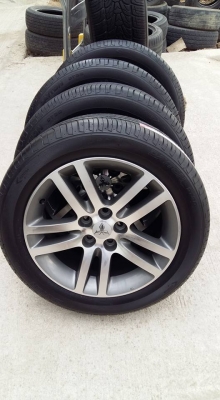 ขายล้อแม็ก mitsu spacewagon 17" ยางใหม่ปี16  สนใจติดต่อ ตาเล็ก ล้อและยางครับ 081-3747940