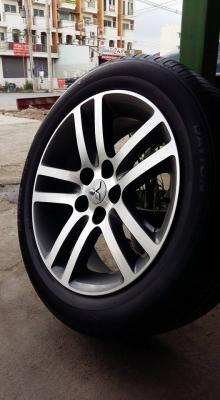 ขายล้อแม็ก mitsu spacewagon 17" ยางใหม่ปี16 สนใจติดต่อ ตาเล็ก ล้อและยางครับ 081-3747940 ขายล้อแม็ก mitsu spacewagon 17" ยางใหม่ปี16 สนใจติดต่อ ตาเล็ก ล้อและยางครับ 081-3747940