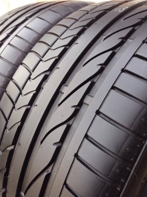 ยาง Bridgstone 245-40-18 made in Poland ปี 14 2 เส้น 4000 สวยๆไม่มีปะไม่บวมไม่กินข้างดอกยางเหลือเยอะเอาไปวิ่งกันใด้อีกยาวค่ะ