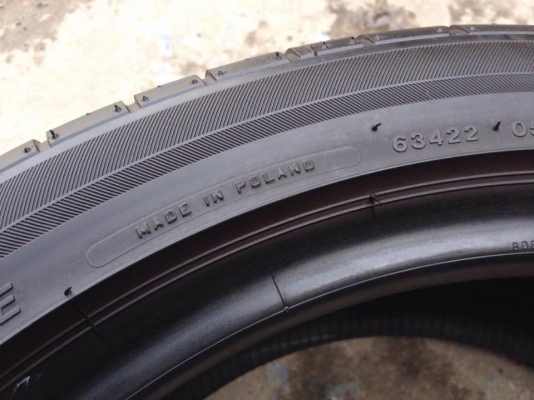 ยาง Bridgstone 245-40-18 made in Poland ปี 14 2 เส้น 4000 สวยๆไม่มีปะไม่บวมไม่กินข้างดอกยางเหลือเยอะเอาไปวิ่งกันใด้อีกยาวค่ะ