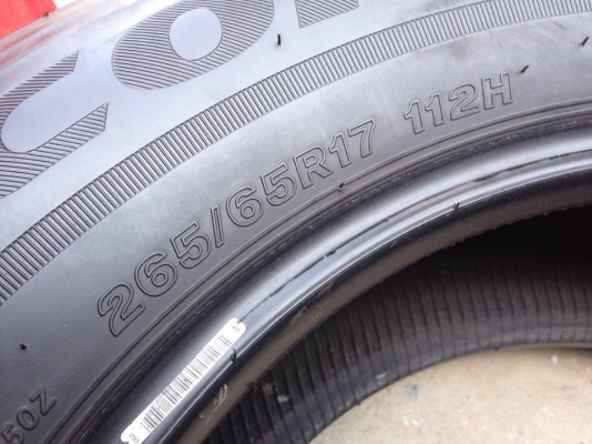 ยาง Bridgstone Ecopla ep850 265-65-17 ปี 15 ครบชุด 4 เส้น 8000 สภาพสวยๆไม่มีปะไม่บวมไม่กินข้างดอกยางเหลือเยอะเอาไปวิ่งกันใด้อีกยาวค่ะ