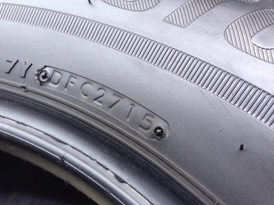 ยาง Bridgstone Ecopla ep850 265-65-17 ปี 15 ครบชุด 4 เส้น 8000 สภาพสวยๆไม่มีปะไม่บวมไม่กินข้างดอกยางเหลือเยอะเอาไปวิ่งกันใด้อีกยาวค่ะ