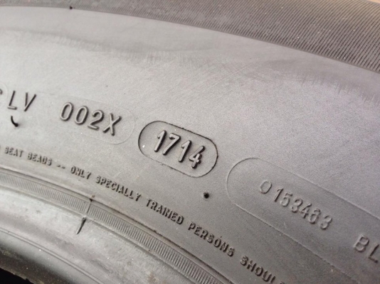 ยาง MICHELIN 265-65-17 ปี 14 3 เส้น ปี 13 1 เส้น ครบชุด 4 เส้น 3500 ไม่บวมไม่กินข้าง ดอกยางเหลือเยอะเอาไปวิ่งกันใด้อีกยาวค่ะ ยาง MICHELIN 265-65-17 ปี 14 3 เส้น ปี 13 1 เส้น ครบชุด 4 เส้น 3500 ไม่บวมไม่กินข้าง ดอกยางเหลือเยอะเอาไปวิ่งกันใด้อีกยาวค่ะ