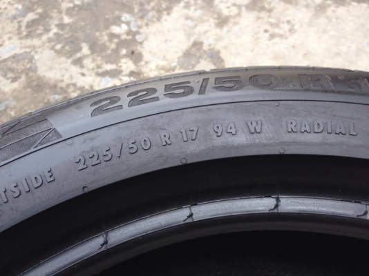 ยาง Continental 225-50-17 made in Germany ปี 13 ครบชุด 4 เส้น 3800 สภาพสวยๆไม่มีปะไม่บวมไม่กินข้าง ดอกยางเหลือเยอะเอาไปวิ่งกันใด้อีกยาวค่ะ