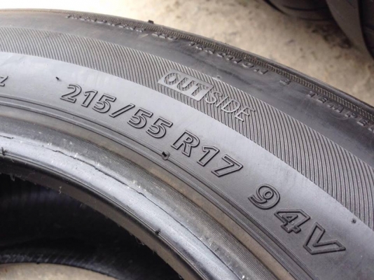 ยาง Bridgstone 215-55-17 ปี 15 ครบชุด 4 เส้น 4000 สภาพสวยๆไม่มีปะไม่บวมไม่กินข้าง ดอกยางเหลือเยอะเอาไปวิ่งกันใด้อีกยาวค่ะ