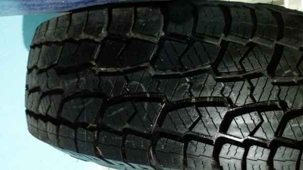 ขายยางA/T 265-70-17 ยางใหม่มีคู่เดียวครับคู่ละ5500