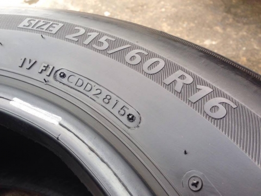 ยาง Bridgstone 215-60-16 ปี 15 ครบชุด 4 เส้น 3500 สภาพสวยๆไม่มีปะไม่บวมไม่กินข้างดอกยางเหลือเยอะเอาไปวิ่งกันใด้อีกยาวค่ะ ยาง Bridgstone 215-60-16 ปี 15 ครบชุด 4 เส้น 3500 สภาพสวยๆไม่มีปะไม่บวมไม่กินข้างดอกยางเหลือเยอะเอาไปวิ่งกันใด้อีกยาวค่ะ