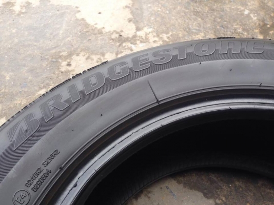ยาง Bridgstone 215-60-16 ปี 15 ครบชุด 4 เส้น 3500 สภาพสวยๆไม่มีปะไม่บวมไม่กินข้างดอกยางเหลือเยอะเอาไปวิ่งกันใด้อีกยาวค่ะ ยาง Bridgstone 215-60-16 ปี 15 ครบชุด 4 เส้น 3500 สภาพสวยๆไม่มีปะไม่บวมไม่กินข้างดอกยางเหลือเยอะเอาไปวิ่งกันใด้อีกยาวค่ะ