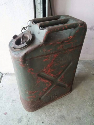 ถังน้ำมัน US แท้ สวยๆหายากคับ น่าสะสม