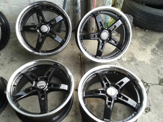 ขอบ17นิ้ว5รู114 สวยๆ 4 วง ราคา 7700 บาท