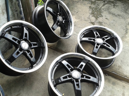 ขอบ17นิ้ว5รู114 สวยๆ 4 วง ราคา 7700 บาท ขอบ17นิ้ว5รู114 สวยๆ 4 วง ราคา 7700 บาท