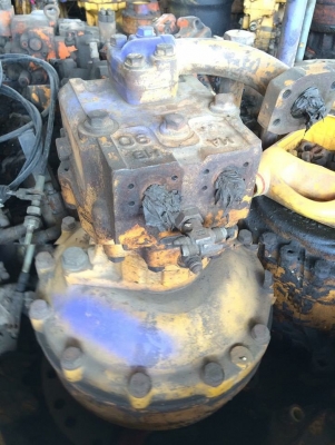 โป๊ะสวิง komatsu pc200-3 เก่า ราคา 50,000 บาท โป๊ะสวิง komatsu pc200-3 เก่า ราคา 50,000 บาท