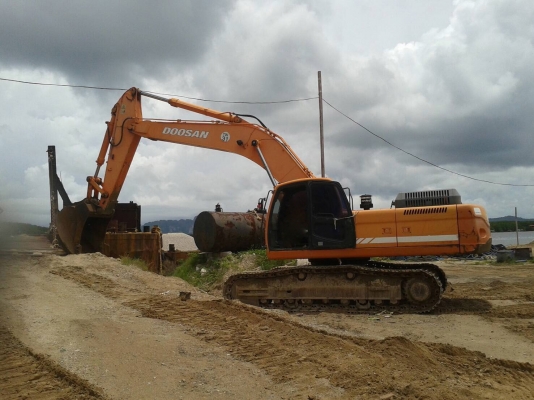รถแบคโฮ DOOSAN. DX340LC. , ( รถทำงาน 12,xxx ชม. ) สนใจติดต่อ 081 - 6079515