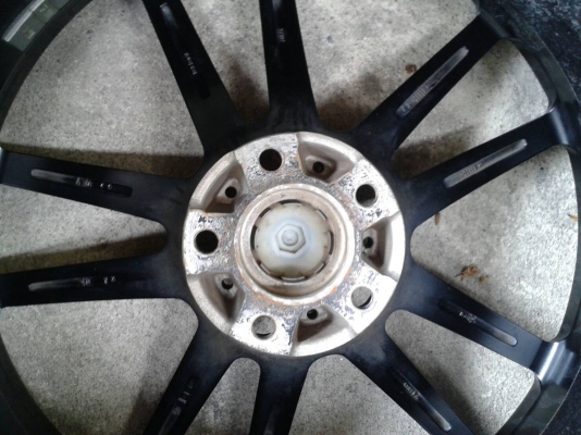 ขอบ18นิ้ว5รู114 อีที40 กว้าง9.5นิ้ว 4 วง ราคา 8900 บาท ขอบ18นิ้ว5รู114 อีที40 กว้าง9.5นิ้ว 4 วง ราคา 8900 บาท