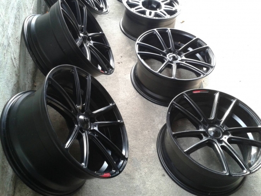 ขอบ18นิ้ว5รู114 อีที40 กว้าง9.5นิ้ว 4 วง ราคา 8900 บาท ขอบ18นิ้ว5รู114 อีที40 กว้าง9.5นิ้ว 4 วง ราคา 8900 บาท