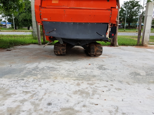 ขายรถเกี่ยวข้าวเล็กคูโบต้าแบบอุ้ม