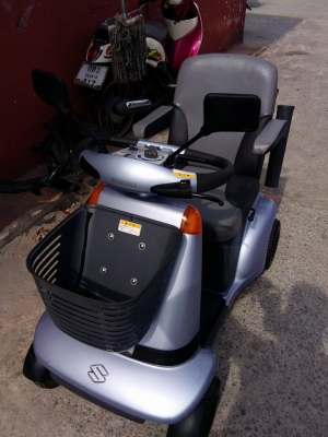 ขายรถไฟฟ้าผู้สูงอายุ เก่าญี่ปุ่น เเบตใหม่สภาพสวยครับ