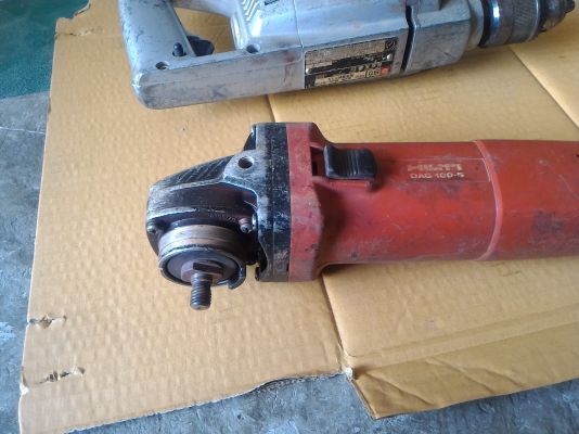 ยกชุดนี้ สว่านมือ HITACHI และเครื่องเจียร์ HILTIอย่างดีวัตร์เต็มๆแรงบีดสูงใช้งานได้นาน ยกชุดนี้ สว่านมือ HITACHI และเครื่องเจียร์ HILTIอย่างดีวัตร์เต็มๆแรงบีดสูงใช้งานได้นาน