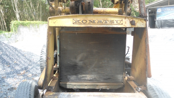 ขายรถตัก โคมัสสุ SD 20 ตามสภาพครับ เสื้อสูบ ทะลุ ขายรถตัก โคมัสสุ SD 20 ตามสภาพครับ เสื้อสูบ ทะลุ