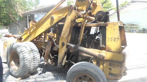 ขายรถตัก โคมัสสุ SD 20 ตามสภาพครับ เสื้อสูบ ทะลุ ขายรถตัก โคมัสสุ SD 20 ตามสภาพครับ เสื้อสูบ ทะลุ