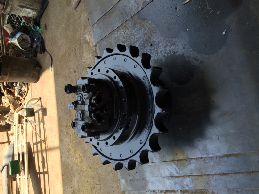 ขาย ตัวเดิน KOMUTSU PC200-7 ราคา 80000 บาท ขาย ตัวเดิน KOMUTSU PC200-7 ราคา 80000 บาท