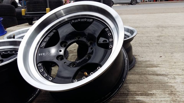 ขายล้อแม็กมือ2 bridgestone cv-928 15"  สนใจติดต่อ ตาเล็ก ล้อและยางครับ 081-3747940