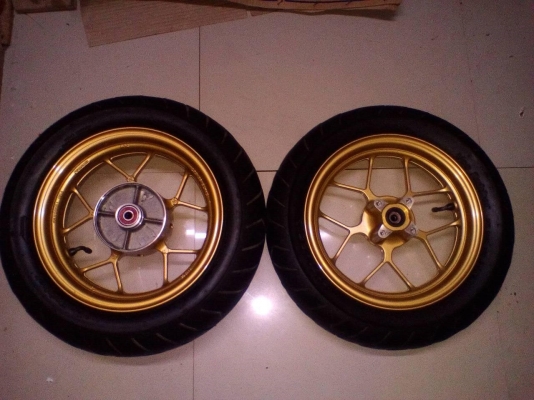 ล้อแม็กเดิมแท้ติดรถ MSX พร้อมยางเดิมๆ ครับ ล้อแม็กเดิมแท้ติดรถ MSX พร้อมยางเดิมๆ ครับ