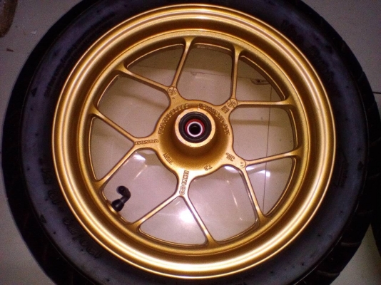 ล้อแม็กเดิมแท้ติดรถ MSX พร้อมยางเดิมๆ ครับ ล้อแม็กเดิมแท้ติดรถ MSX พร้อมยางเดิมๆ ครับ