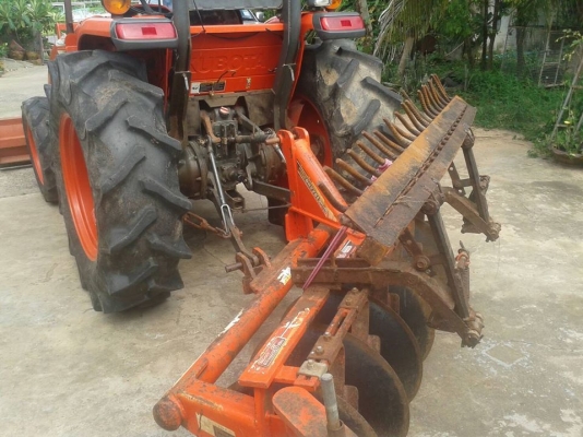 ขายรถไถ KUBOTA L4708 อุปกรณ์ ดันหน้า ผานหลัง รถสวยสภาพดี เอกสารถูกต้อง เล่มทะเบียนพร้อมโอน ราคา380,000 สนใจโทร 090-8588220คุณนะ 093-3258446คุณบิว หรือเข้าดูสินค้าอื่นๆได้ที่ www.narong2truck.com หรือ www.truck.in.th/498 หรือเพจFacebook ณรงค์ ซื้อขายรถมือส