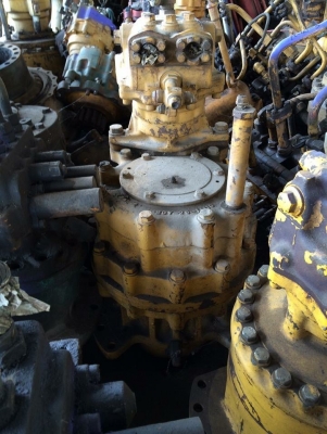 โป๊ะสวิง komatsu pc200-5 เก่า ราคา 70,000 บาท โป๊ะสวิง komatsu pc200-5 เก่า ราคา 70,000 บาท