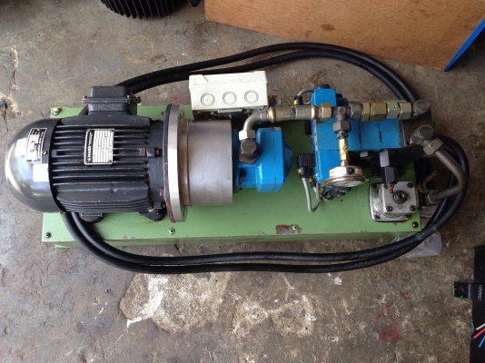 ขายปั้มน้ำมันไฮโดรลิค G.maier 4HP. 380V made in Germany พร้อมวาล์วคอนโทรล Vickers 24VDC 3ชุด อุปกรณ์ครบ สภาพสวยมาก พร้อมใช้งาน ขายปั้มน้ำมันไฮโดรลิค G.maier 4HP. 380V made in Germany พร้อมวาล์วคอนโทรล Vickers 24VDC 3ชุด อุปกรณ์ครบ สภาพสวยมาก พร้อมใช้งาน