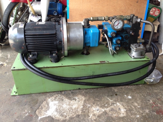 ขายปั้มน้ำมันไฮโดรลิค G.maier 4HP. 380V made in Germany พร้อมวาล์วคอนโทรล Vickers 24VDC 3ชุด อุปกรณ์ครบ สภาพสวยมาก พร้อมใช้งาน