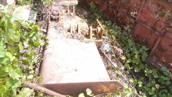 ขายใบมีดรถแทรกเตอร์  CAT-D-3 ความยาว 275 ซม. ความกว้าง 72 ซม.ใบมีดเก่านอก เอาไปแปลงเป็น ของ D-4 ได้ครับ ขายไม่แพง