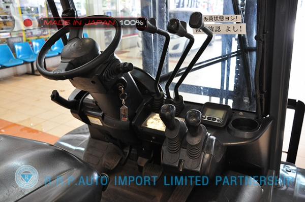 ขายรถโฟล์คลิฟท์มือสอง TOYOTA รุ่น 8FD30-31493 ราคา 595,000 บาท  นำเข้าจากประเทศญี่ปุ่น 100\% ไม่เคยใช้งานในไทย