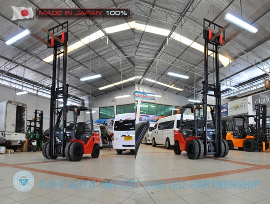 ขายรถโฟล์คลิฟท์มือสอง TOYOTA รุ่น 8FD30-31493 ราคา 595,000 บาท  นำเข้าจากประเทศญี่ปุ่น 100\% ไม่เคยใช้งานในไทย