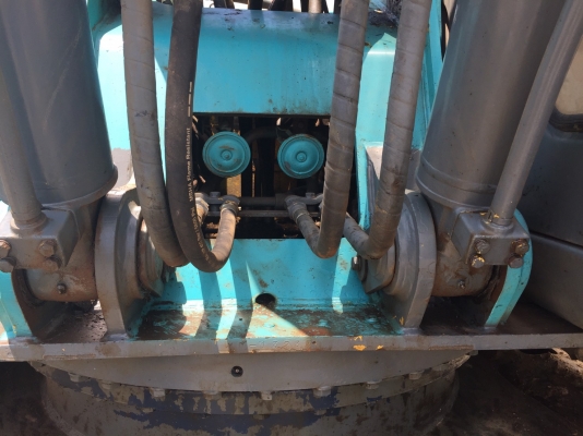 KOBELCO SK200 mark3 มีไลน์หัวกระแทก KOBELCO SK200 mark3 มีไลน์หัวกระแทก