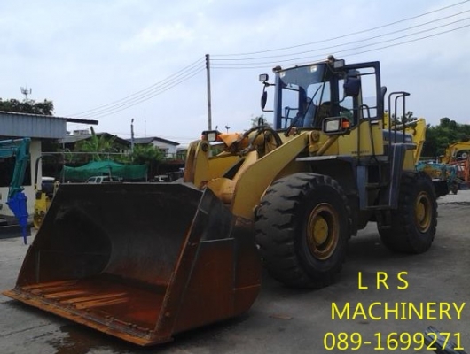 รถตักล้อยาง KOMATSU รุ่น WA 300-3 รถตักล้อยาง KOMATSU รุ่น WA 300-3