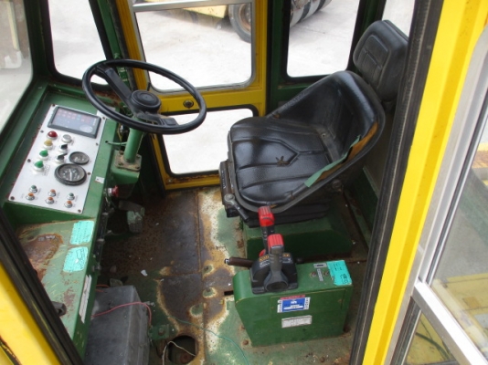 ขายรถบดล้อยาง RT200WT Year 1995 ห้องเก๋ง สภาพพร้อมใช้ นำเข้าจากญี่ปุ่น ติดต่อ อำพล 090-9694506/ 080-3031241