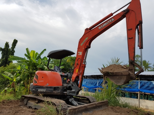 ขายแบ็คโฮkudota เทาpc 40   ทํางานเร็วดีมากครับ