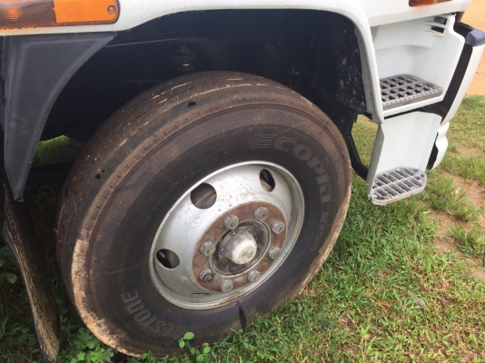 10ล้อหัวลาก320แรงและหางพื้นเรียบ3คานน... ปี50..รถสภาพดี ยางสวย หัวขาย1.25ล้าน หางขาย3.2แสน..