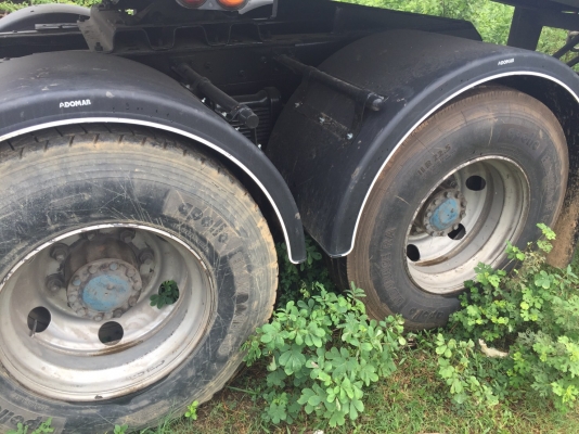 10ล้อหัวลาก320แรงและหางพื้นเรียบ3คานน... ปี50..รถสภาพดี ยางสวย หัวขาย1.25ล้าน หางขาย3.2แสน..