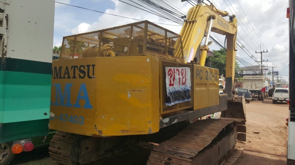 ขาย แบคโฮ KOMATSU PC200-2 รถสวยเดิมๆ เอกสารเล่มทะเบียนครบ